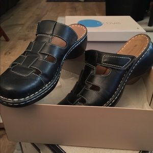 New in box Naturalizer Blk Saddler